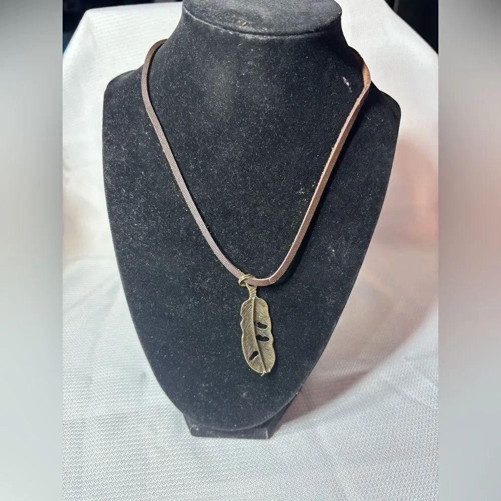 Leaf Pendant & 16” Brown Suede Necklace NWOT
